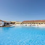 Daire Home2book With Terrace & Pool In